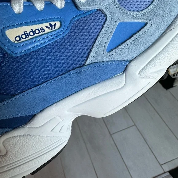 NWT Adidas Ombré Falcon Athletic Sneakers 8.5 - Picture 4 of 5